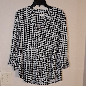Wonderly long sleeve blouse size medium